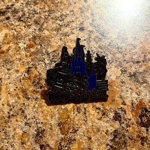 Magic Kingdom Disney Theme Park Icon Pin 2008